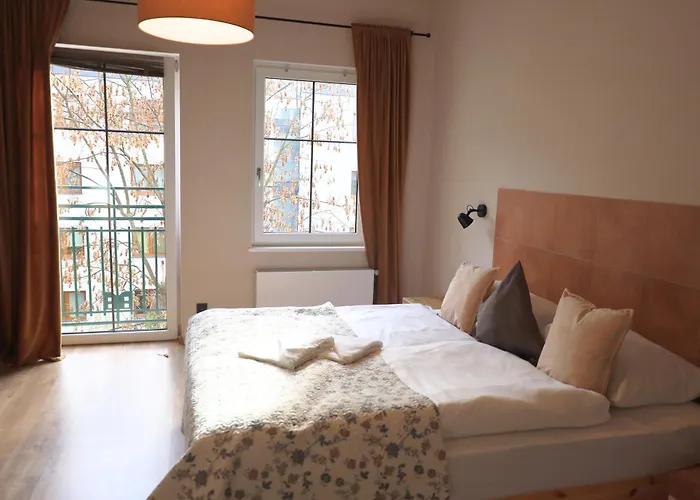 D'ali W Centrum Poznania Ul Rozana 21 *